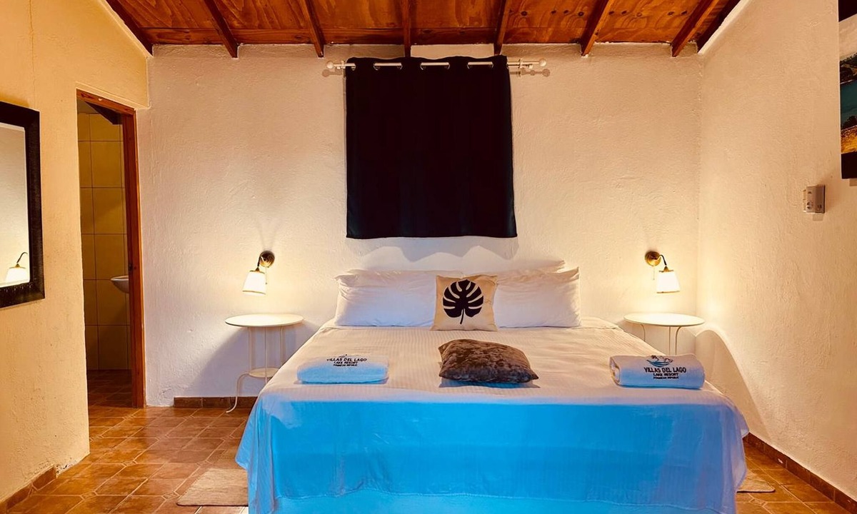 Yaque Arriba Bed & Breakfast | Villas Del Lago Resort – King Room
