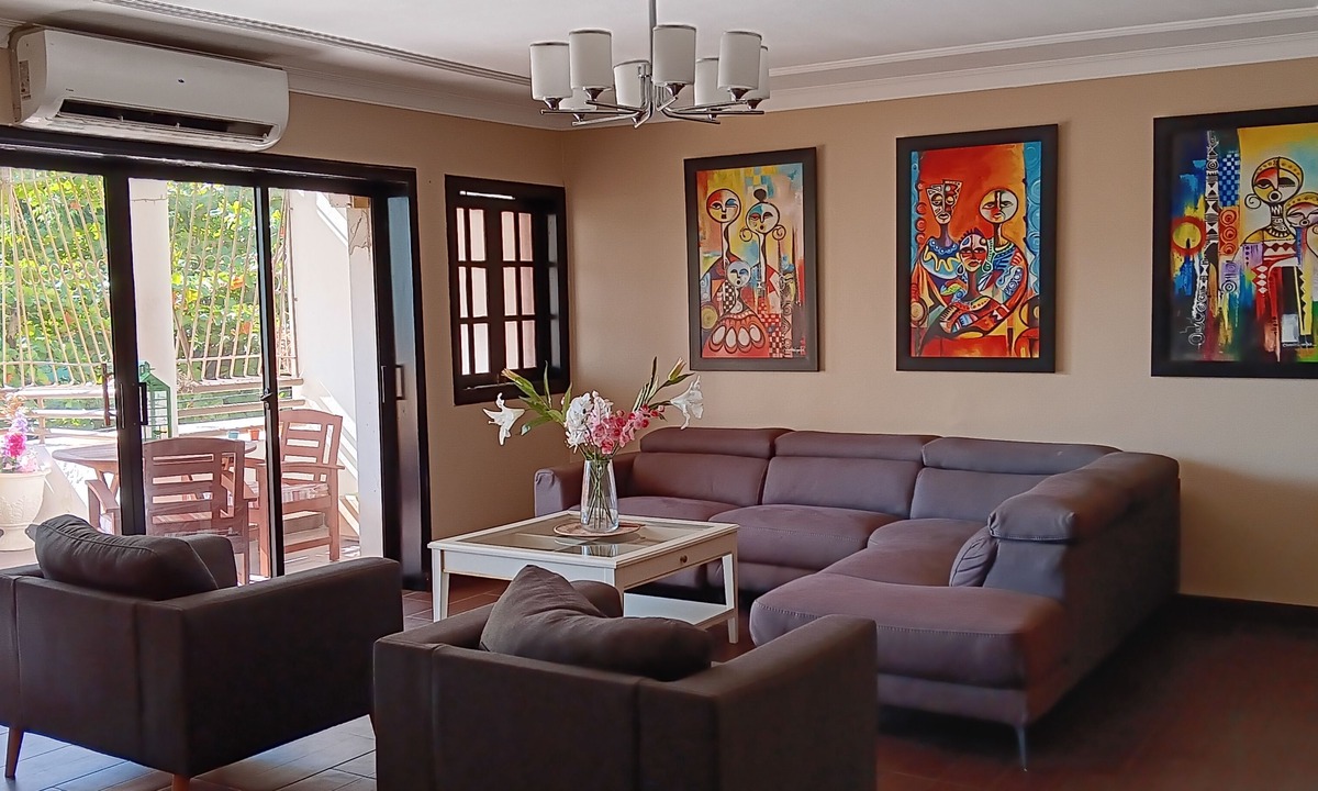 Gascue Apartment | Gazcue Executive Apartment by Peace Corps, UN, Clinics, and Universities
