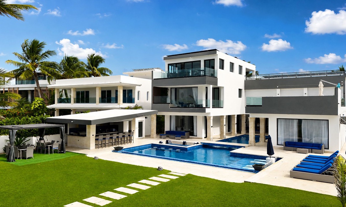 La Mulata House | 🌊 Luxurious Beachfront Villa | Surfing, Privacy, and Tropical Style