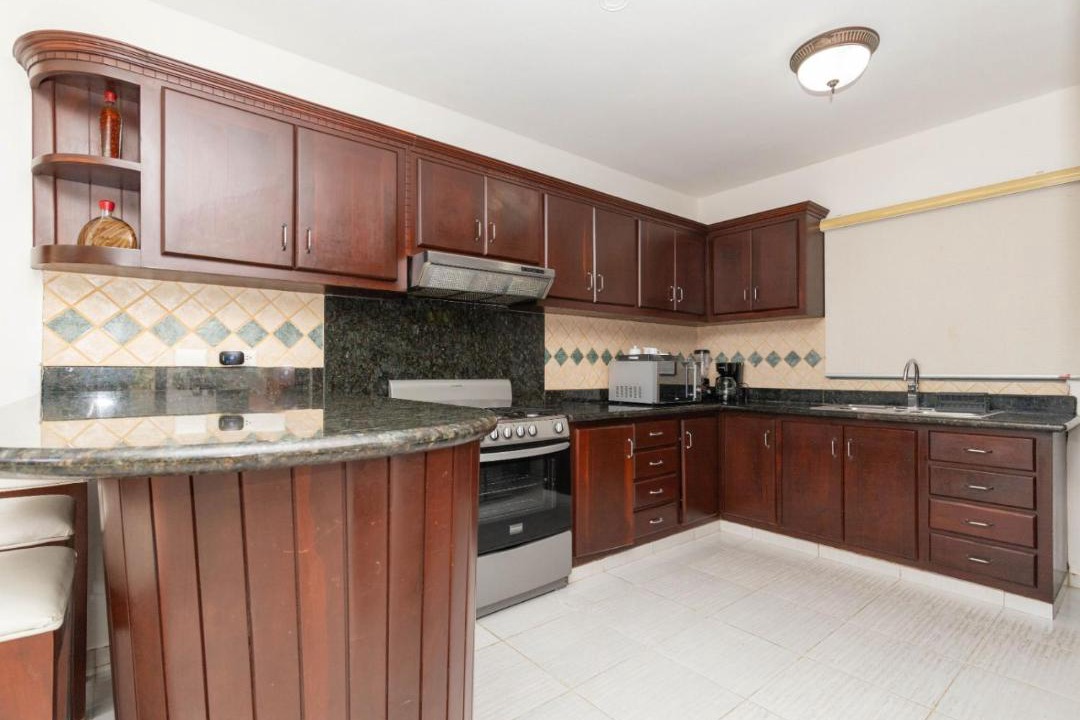 Residencial El Doral Villa | Villa las orquídeas terraza y piscina FAMILIAR, a 5 minutos de la playa!