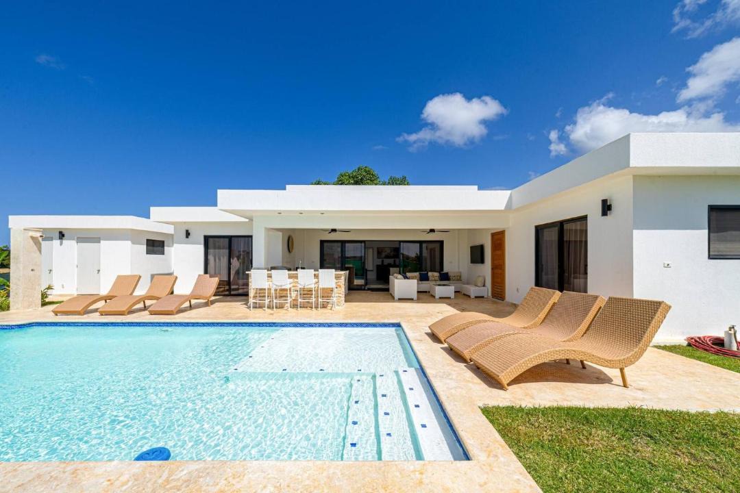 La Mulata Villa | Luxe Villa in the Caribbean Gated Pool Sun