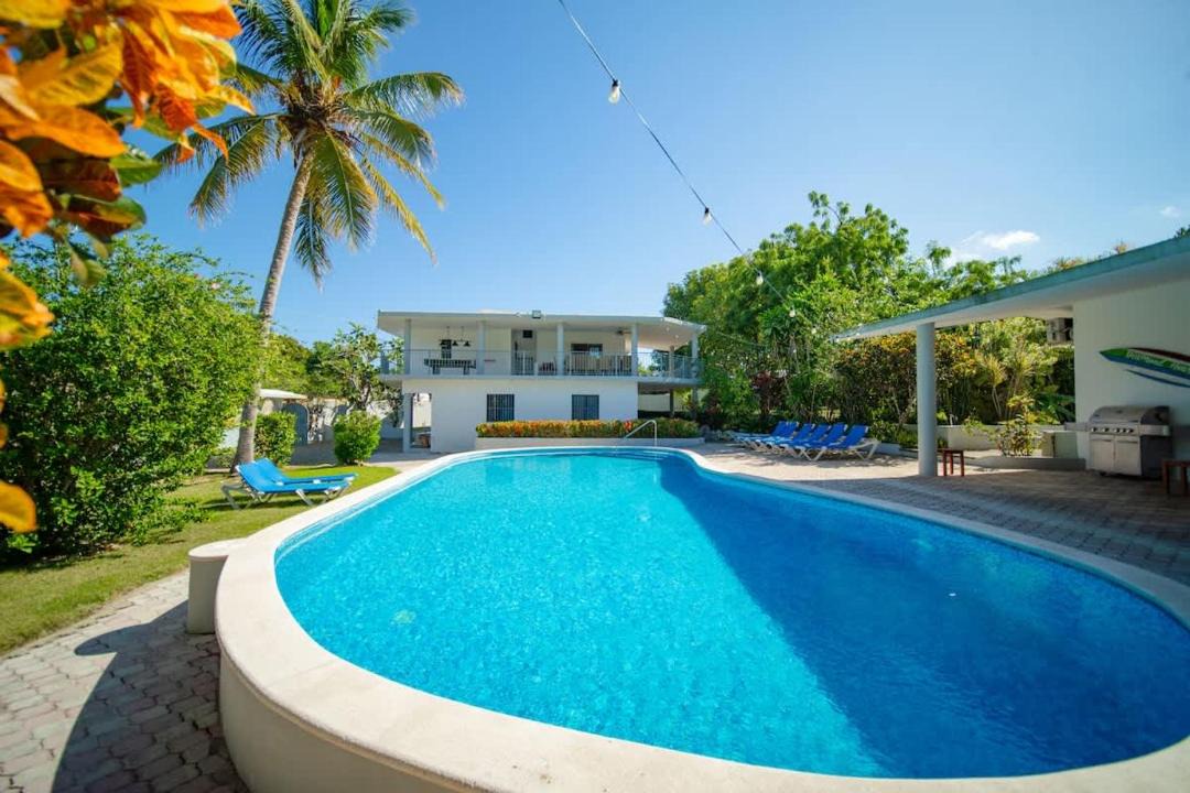 Urbanizacion Tavarez House | COZY 7BR Villa BIG POOL Close to beach