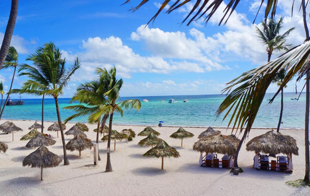 Bavaro Apartment | CASA CONFORTABLE 6 huéspedes EN LA PLAYA BAVARO WIFI BBQ Swimming Pool PARKING