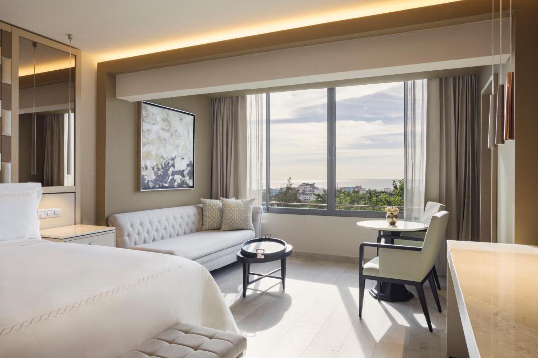 Bella Vista Hotel | El Embajador, a Royal Hideaway Hotel