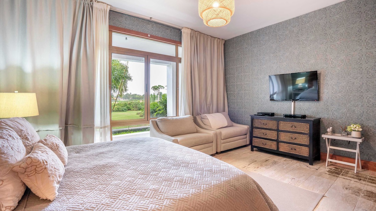 Photo of Bedroom in Los Altos