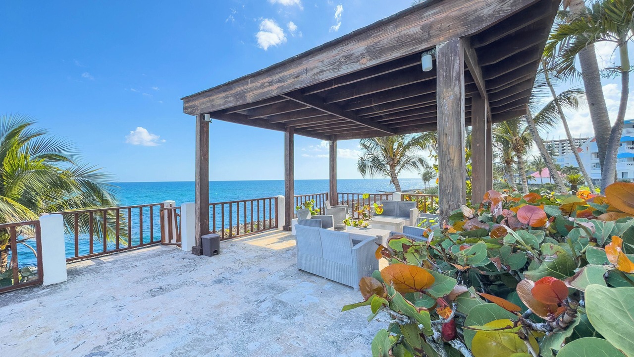 Photo of Patio Balcony in Villas Del Mar