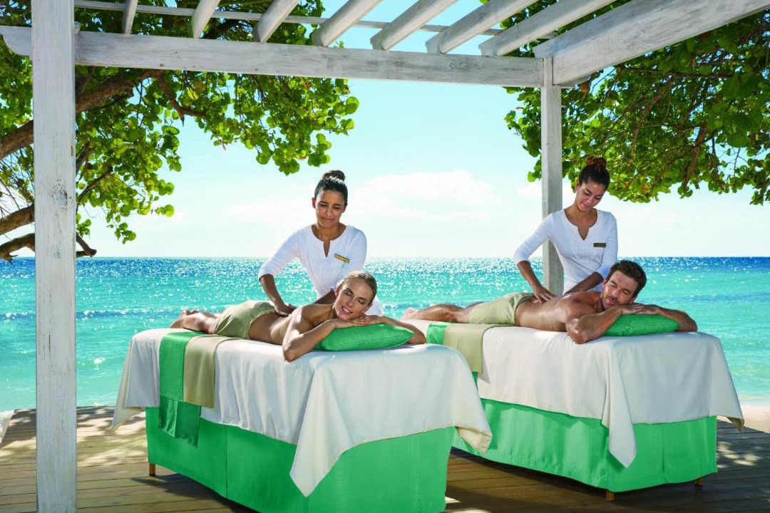 Photo of Others in Dominicus