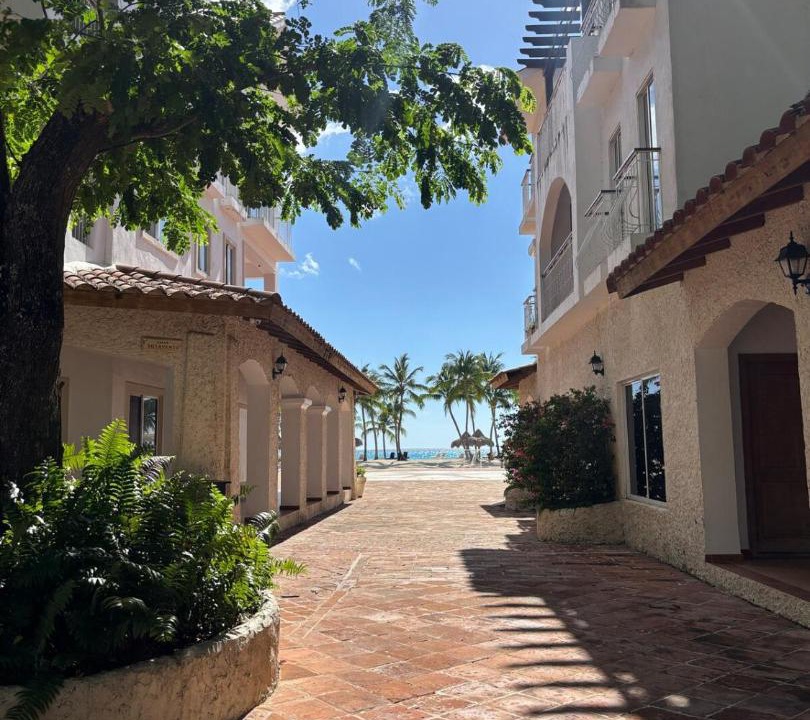 Photo of Others in Dominicus