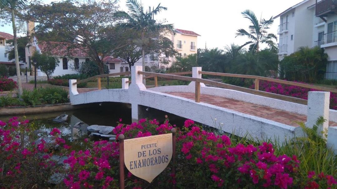 Photo of Others in Dominicus