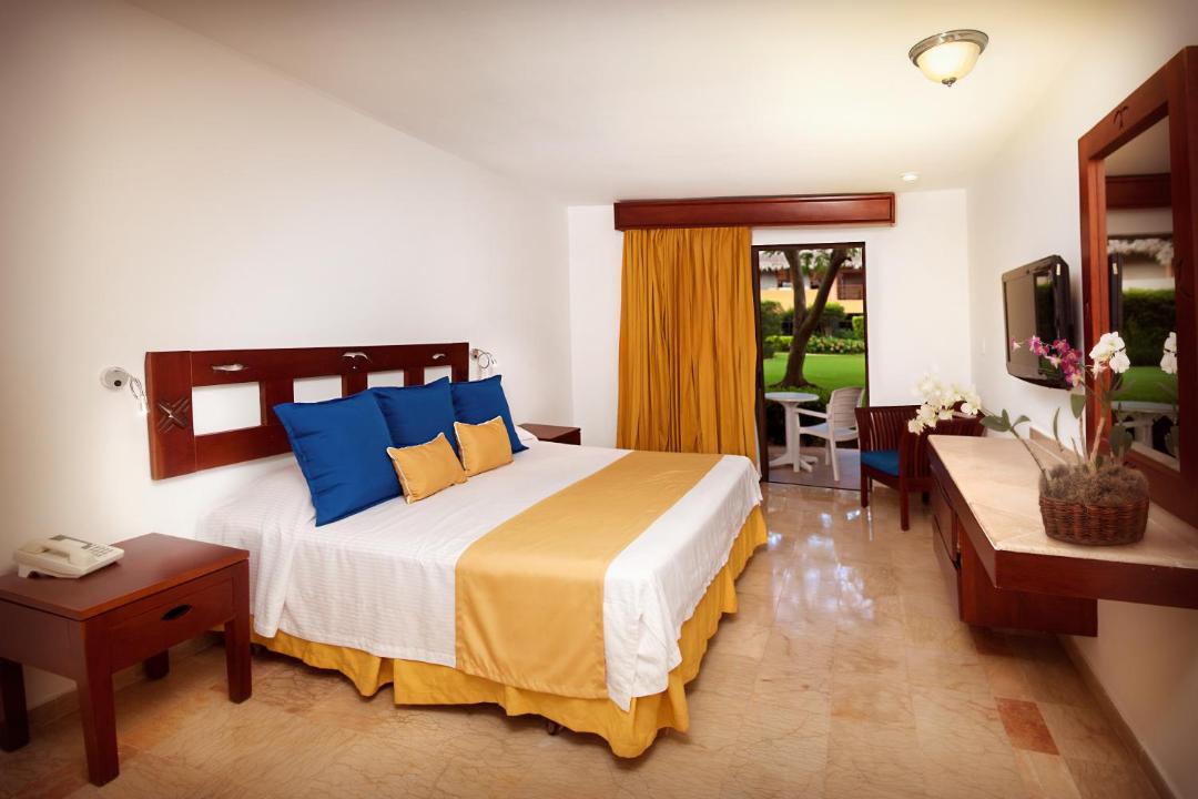 Photo of Others in Dominicus