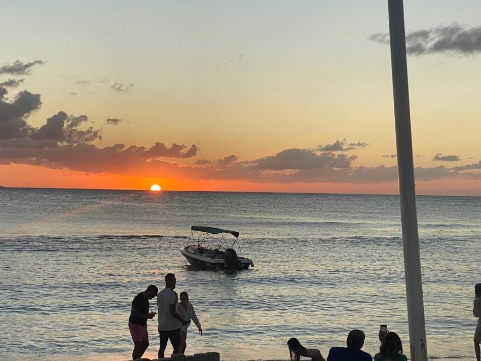 Photo of Others in Dominicus