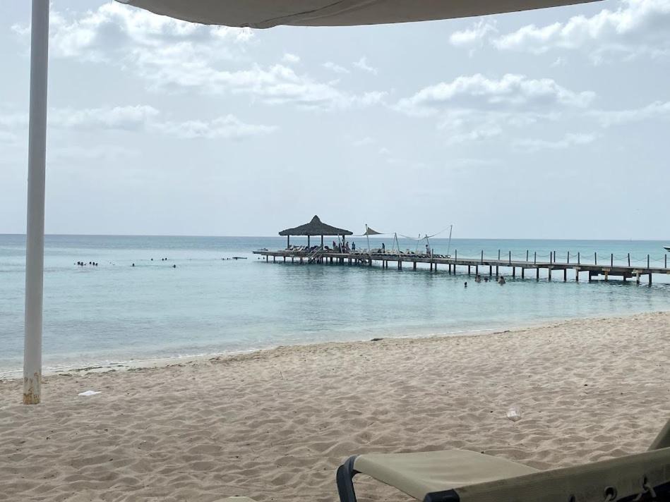 Photo of Others in Dominicus
