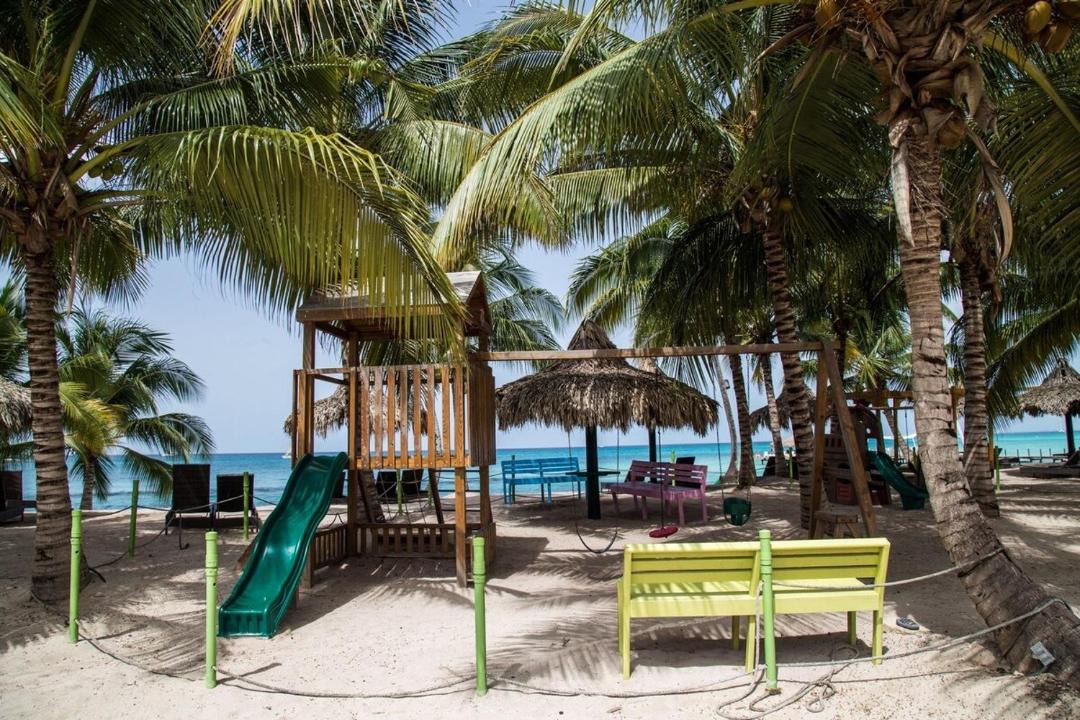 Photo of Others in Dominicus