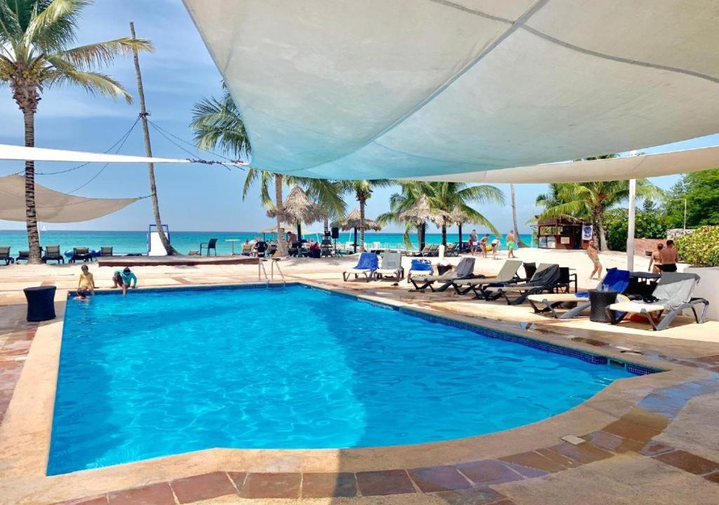 Photo of Others in Dominicus