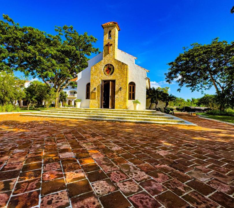 Photo of Others in Dominicus