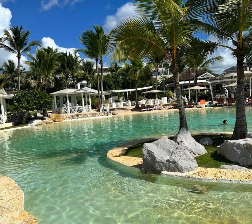Photo of Others in Dominicus