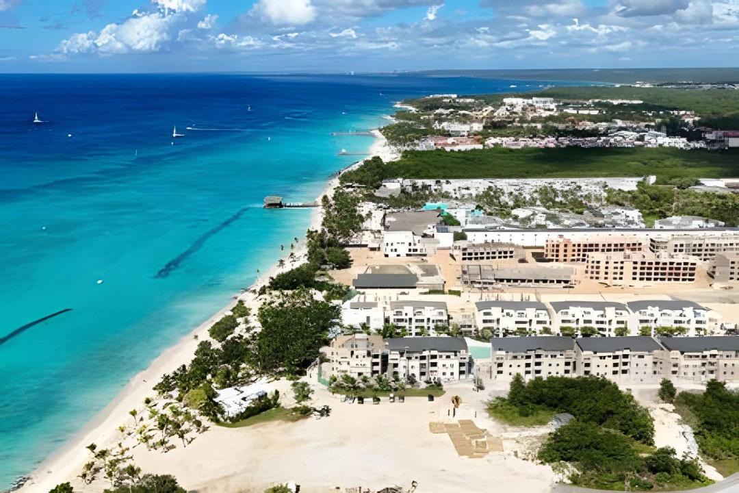 Photo of Others in Dominicus