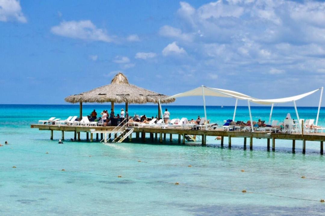 Photo of Others in Dominicus