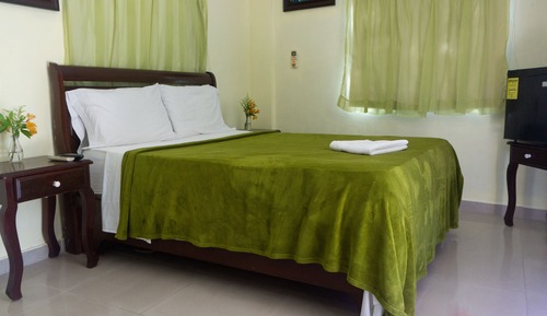Standard Room, 1 Queen Bed