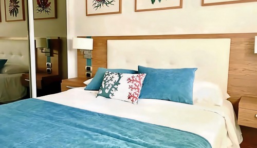 Condo, 2 Bedrooms, Smoking, Balcony