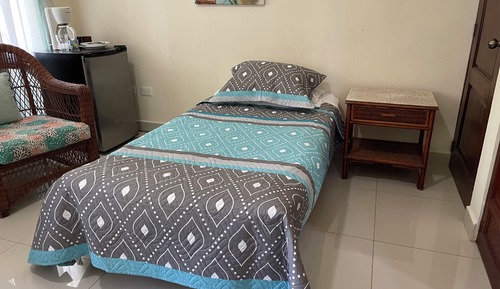 Comfort Room, Multiple Beds, Non Smoking (432)