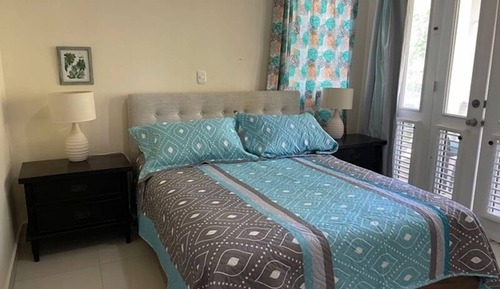 Classic Condo, 3 Bedrooms, Non Smoking (431)