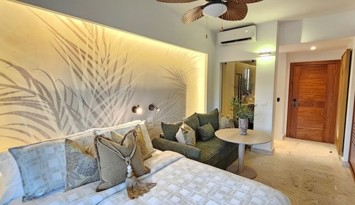 Grand Apartment, 3 Bedrooms, Beach View