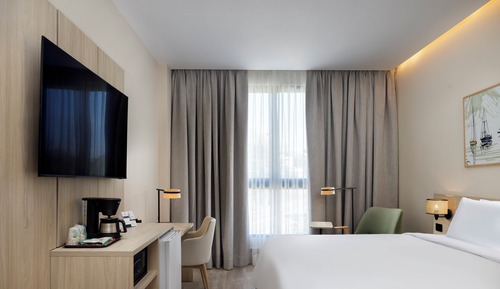 Standard Room, 1 King Bed, Hearing Accessible