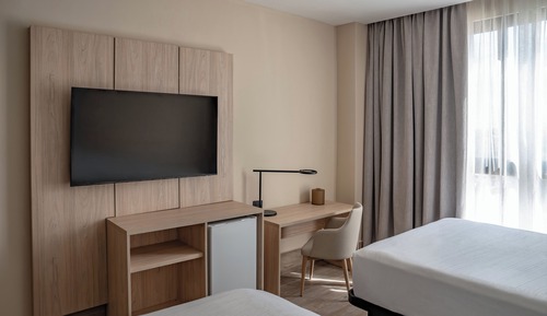 Standard Room, 2 Double Beds, Mountain View