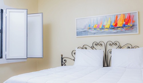 Comfort Room, Executive Level