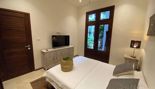 Superior Suite, Patio, Pool View