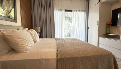 Deluxe Room, 1 Queen Bed