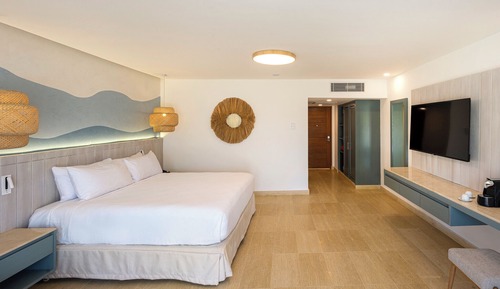 Oceanfront, 1 King Bed Room, Non Smoking