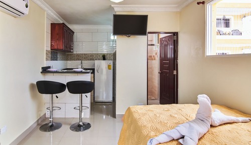 Studio, 1 Queen Bed, Air conditioning