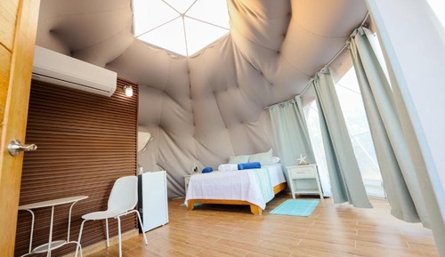 Suite, Sea View