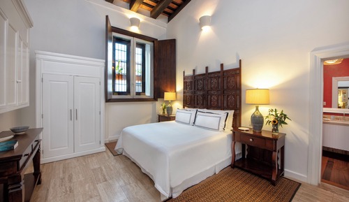 Grand Room, 1 King Bed, Pool Access (Plunge Pool)