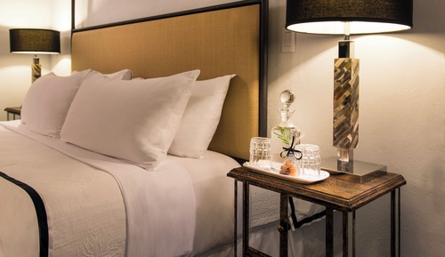 Grand Room, 1 King Bed, Accessible (Courtyard Access)