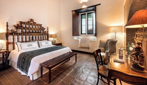 Suite, 1 King Bed, Pool Access (Plunge Pool)