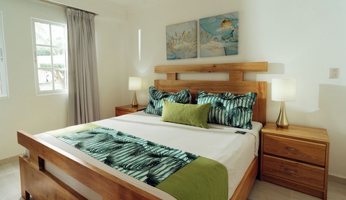 Crown & Residence Suites