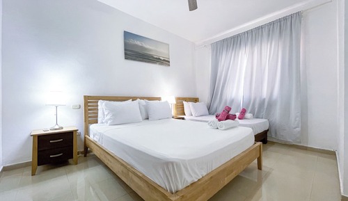 Deluxe Suite, Pool Access, Pool View