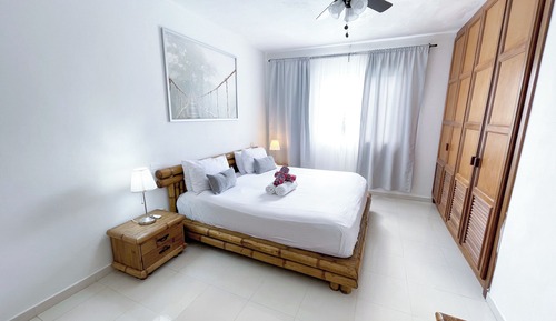 Deluxe Penthouse, Pool View, Beachside