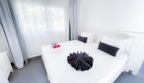 Deluxe Suite with Sea View