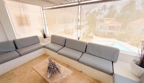 King Suite with Pool View