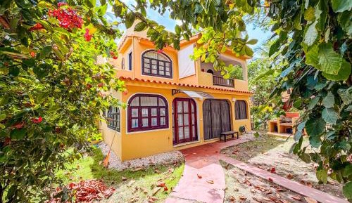 Villa with Garden View