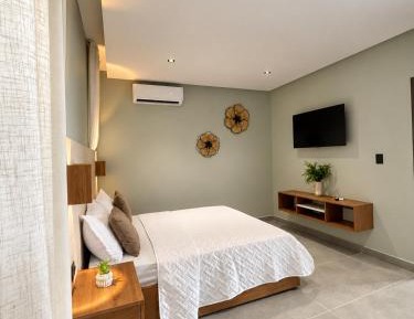 Deluxe Queen Room
