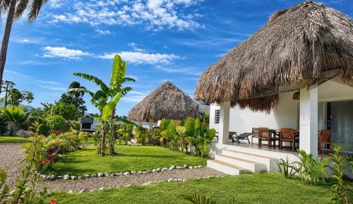 Villa with Garden View
