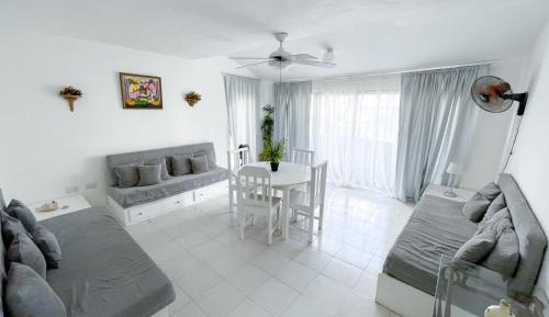 Villa with Garden View