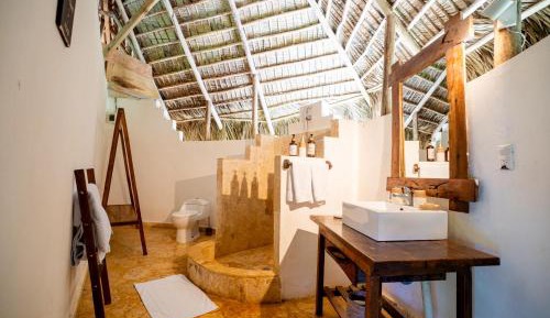 Deluxe Double Room (2 Adults + 1 Child)