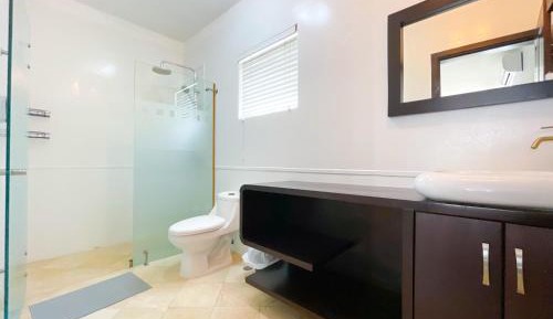 King Suite with Pool View
