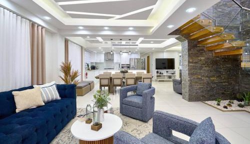 Four-Bedroom Penthouse Apartment